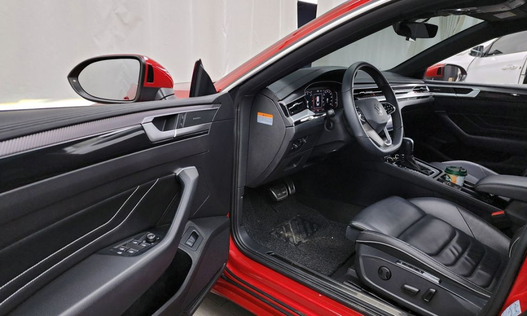 Volkswagen Arteon 2.0 TDI R-LIINE 4Motion, 2022