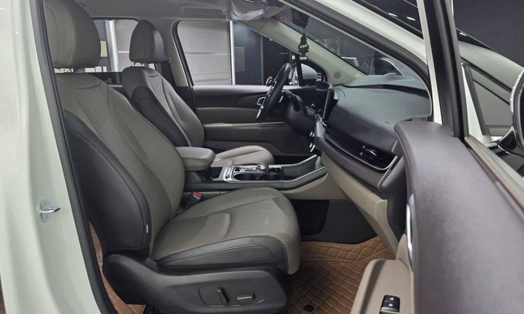 Kia Carnival 9-Seater Noblesse, 2025