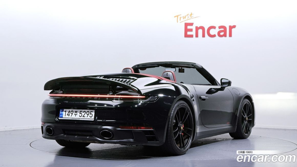 Porsche 911 Carrera 4 GTS Cabriolet, 2022