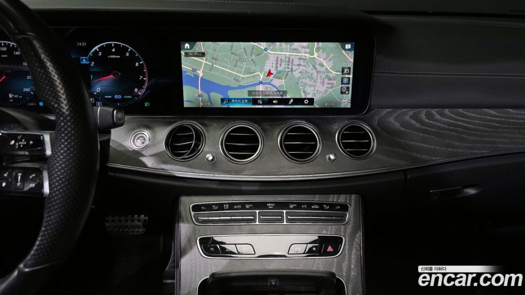 Mercedes-Benz E-Class E350 4MATIC AMG Line, 2022