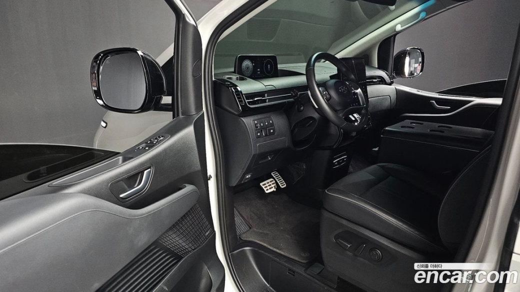 Hyundai Staria 4WD Camper, 2023