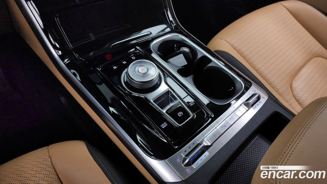 Kia Carnival 9-Seater Signature, 2023
