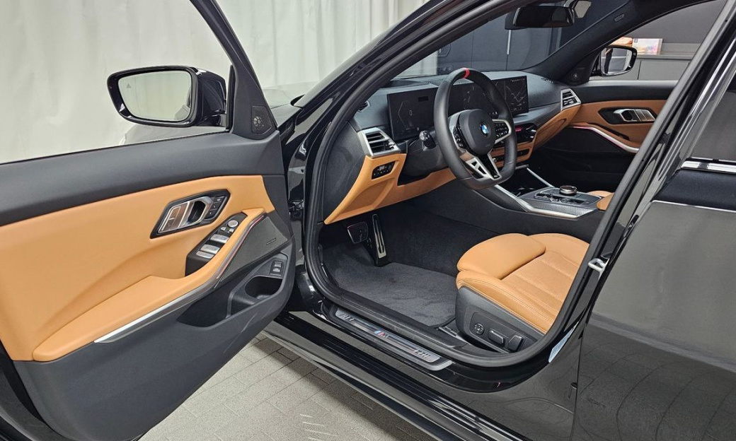 BMW 3-Series 320i M Sport, 2025