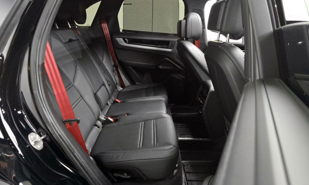 Porsche Cayenne 3.0, 2024