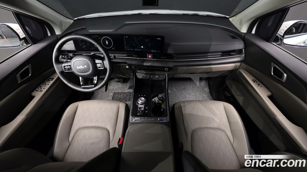 Kia Carnival 9-Seater Prestige, 2024