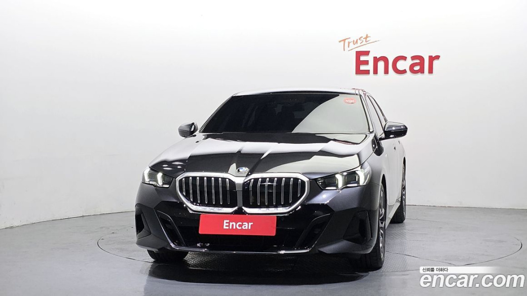 BMW 5-Series 520i M Sport, 2025