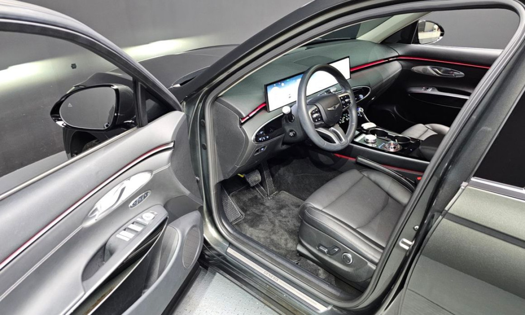 Genesis GV70 2.5T Gasoline AWD, 2025