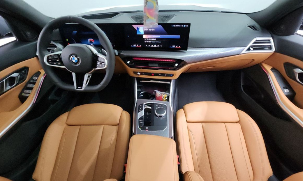 BMW 3-Series 320i M Sport, 2025