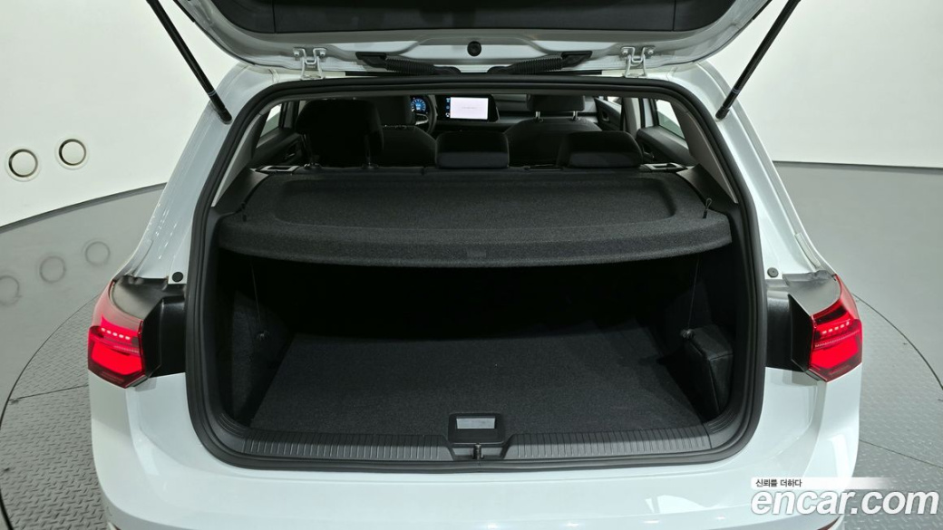 Volkswagen Golf 2.0 TDI Prestige, 2024