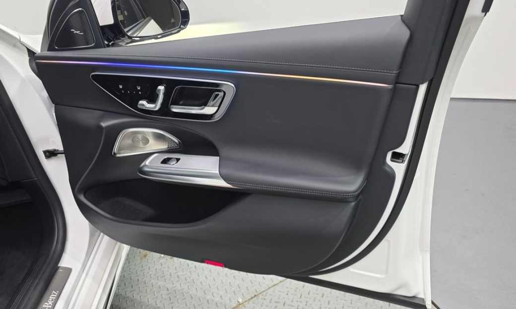 Mercedes-Benz E-Class E300 4MATIC Exclusive, 2024