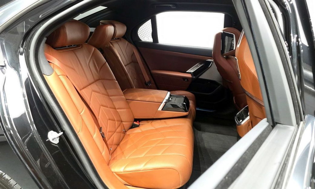 BMW 7-Series 740d xDrive M Sport, 2025