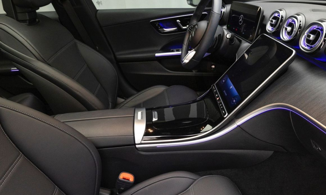 Mercedes-Benz C-Class C300 4MATIC Avantgarde, 2023