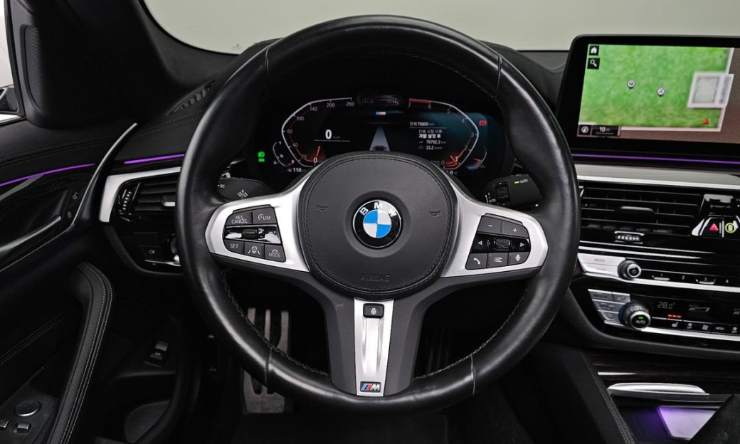 BMW 5-Series 520i M Sport, 2022