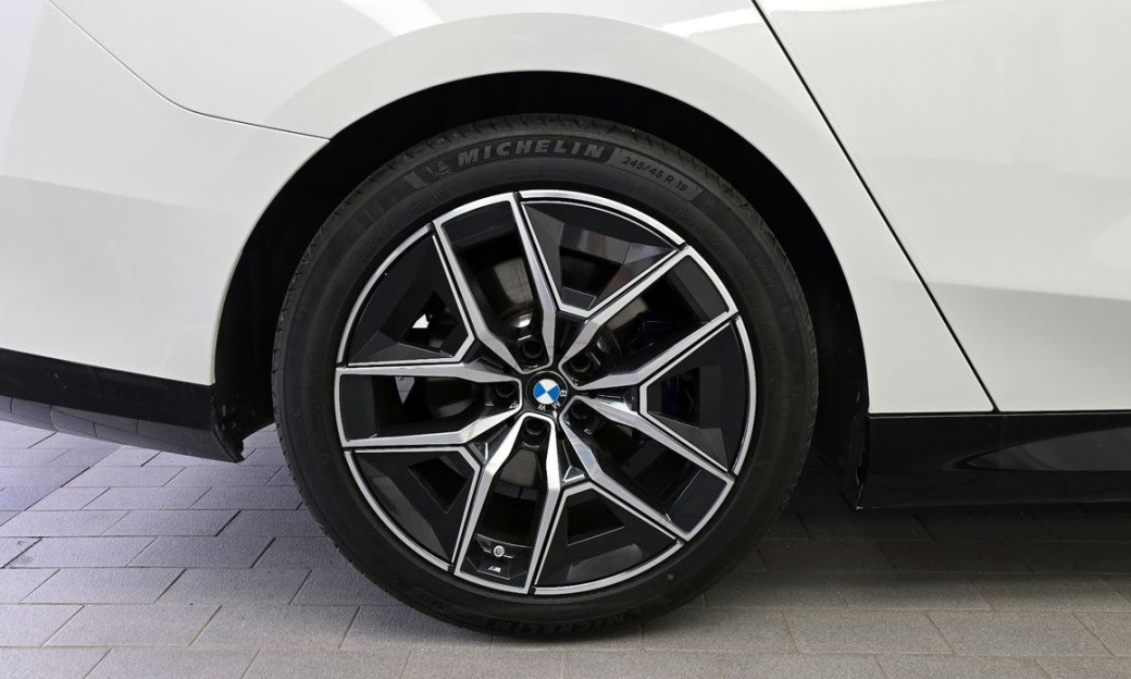 BMW 5-Series 520i M Sport, 2024
