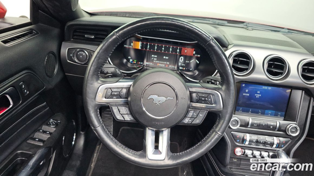 Ford Mustang Convertible, 2022