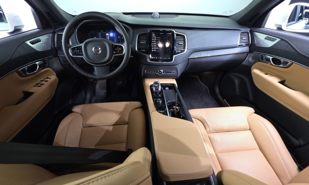 Volvo XC90 B6 Ultra Bright, 2025