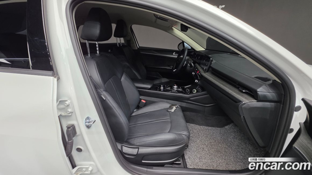 Kia K5 2.0, 2025