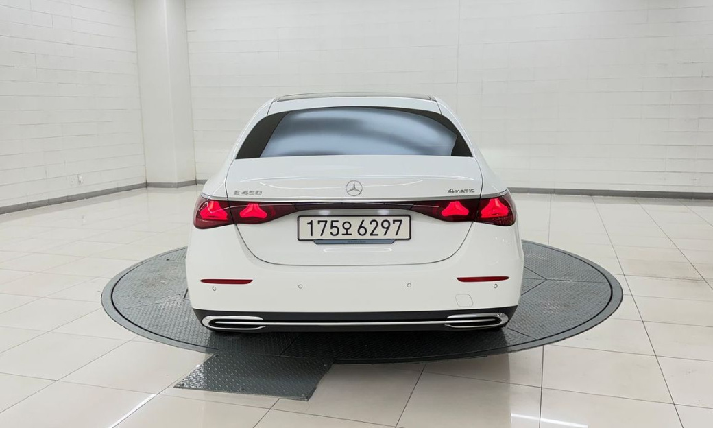 Mercedes-Benz E-Class E450 4MATIC Exclusive, 2025