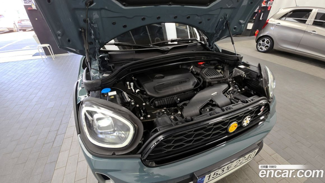 Mini Countryman ALL4 Classic Launch Pack, 2023