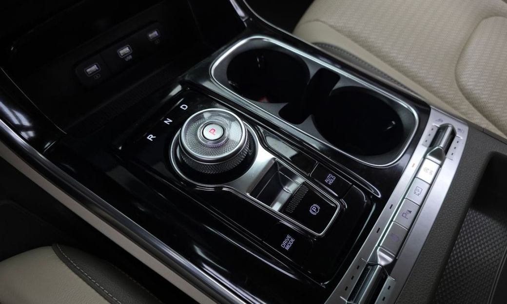 Kia Carnival 11-Seater Signature, 2023