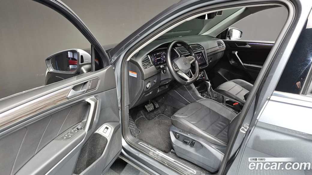 Volkswagen Tiguan 2.0 TSI Prestige, 2024
