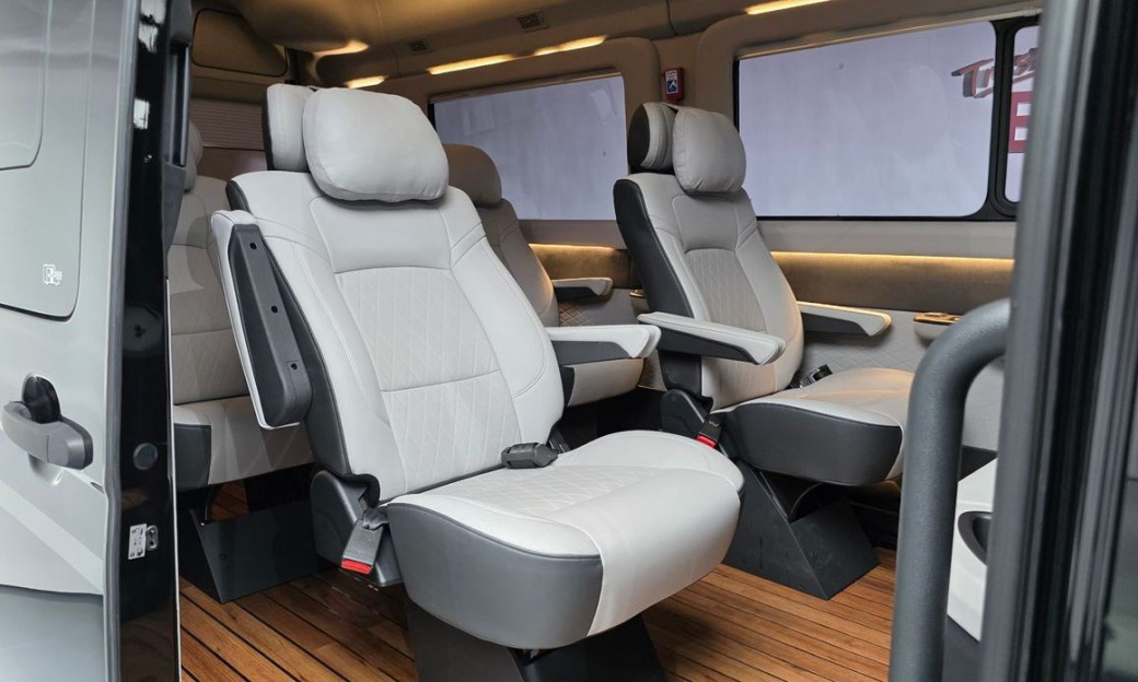 Hyundai Solati 11-Seater, 2021