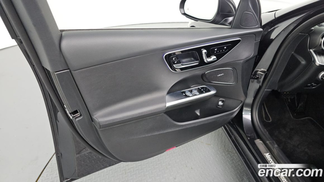 Mercedes-Benz C-Class C300 4MATIC Avantgarde, 2024