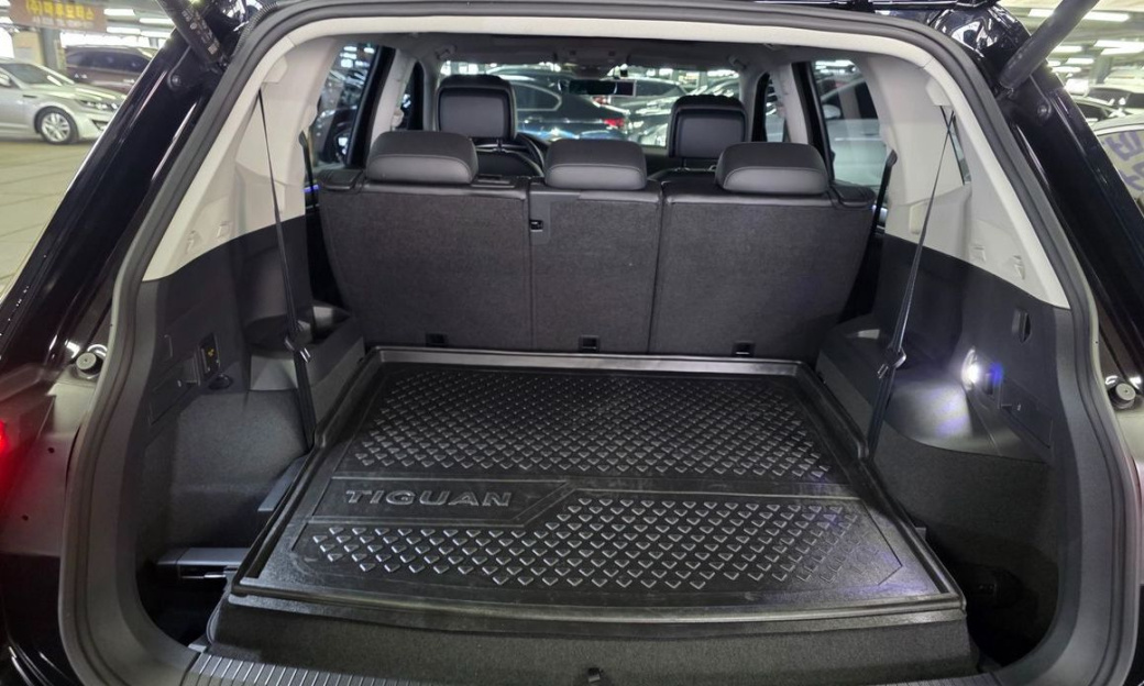 Volkswagen Tiguan 2.0 TSI Prestige, 2024