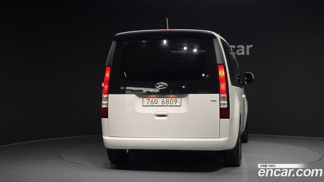 Hyundai Staria 4WD Tourer 11-Seater, 2022