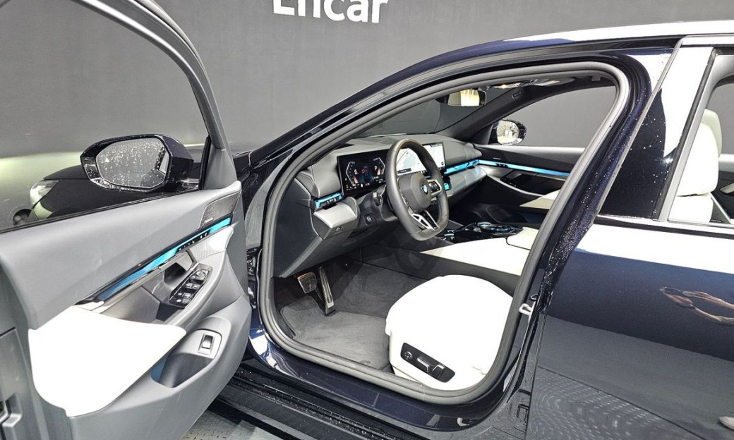 BMW 5-Series 523d M Sport, 2025
