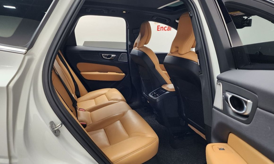 Volvo XC60 B5 Ultimate Bright, 2024