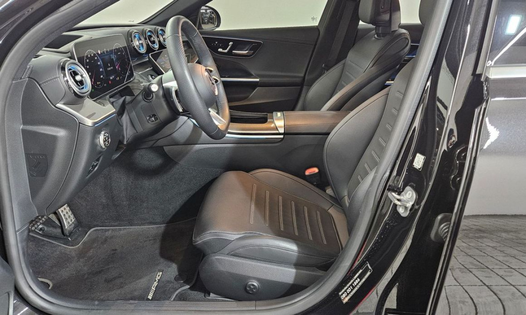 Mercedes-Benz C-Class C300 4MATIC AMG Line, 2023