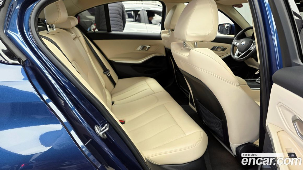 BMW 3-Series 320i, 2023