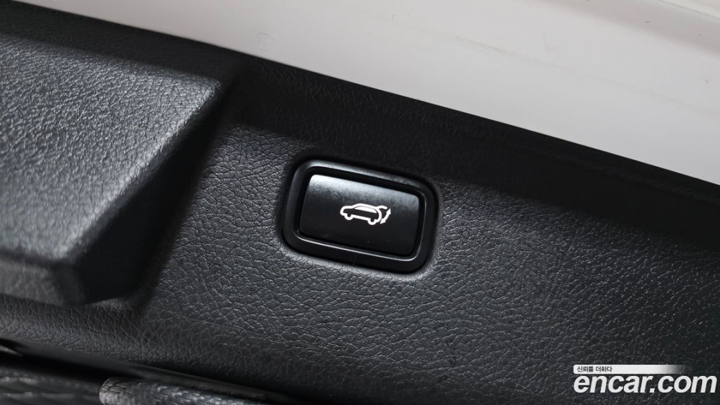 Kia Mohave Diesel 3.0 4WD 6-Seater, 2022