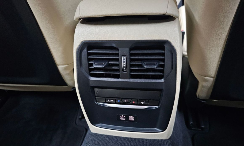 BMW 3-Series 320i M Sport, 2024