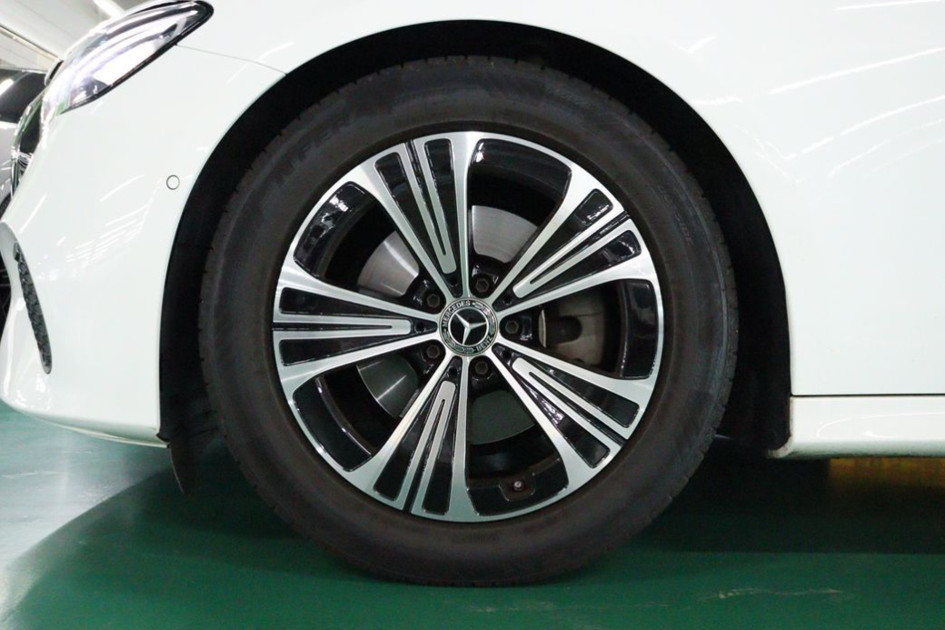 Mercedes-Benz E-Class E200 Avantgarde, 2024