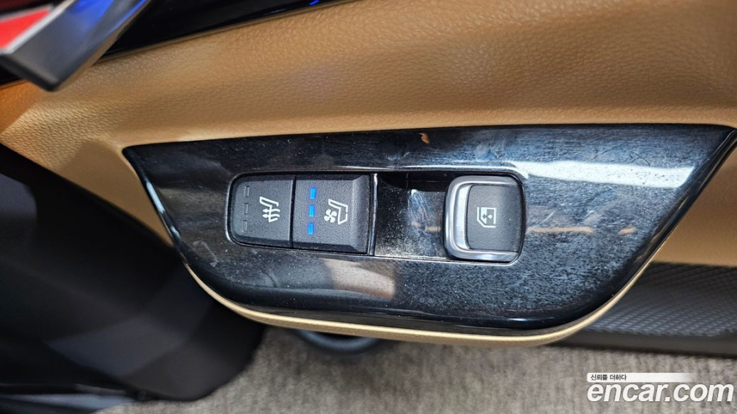 Kia Carnival 7-Seater Signature, 2023