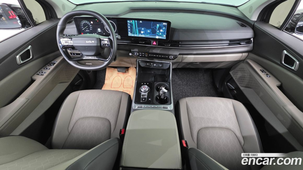 Kia Carnival 9-Seater Prestige, 2025
