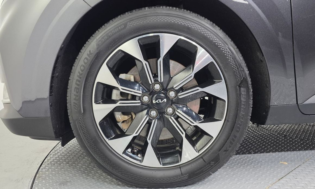 Kia Carnival 7-Seater Outdoor, 2022