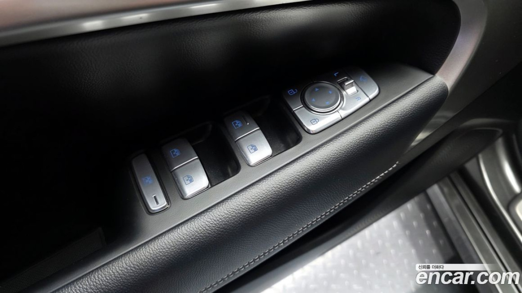 Genesis G70 Gasoline 2.0T 4WD, 2022