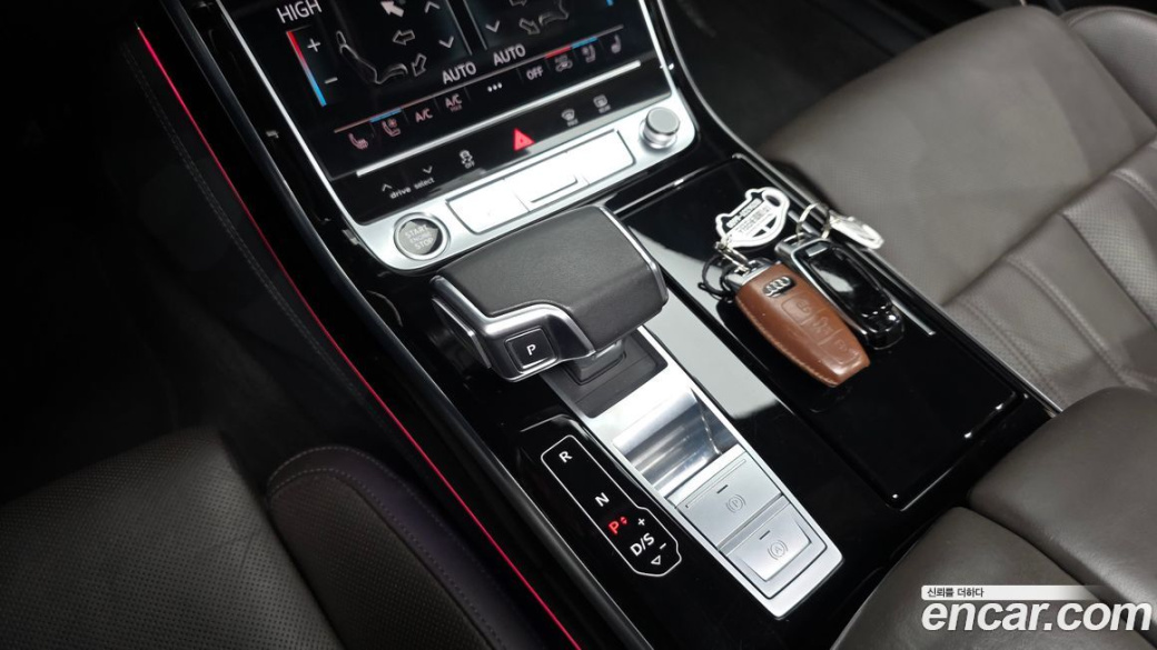 Audi A8 55 TFSI Quattro LWB, 2021