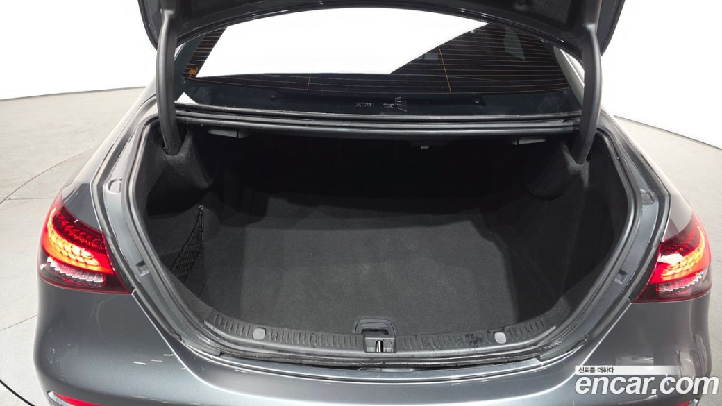 Mercedes-Benz E-Class E350 4MATIC Exclusive, 2023