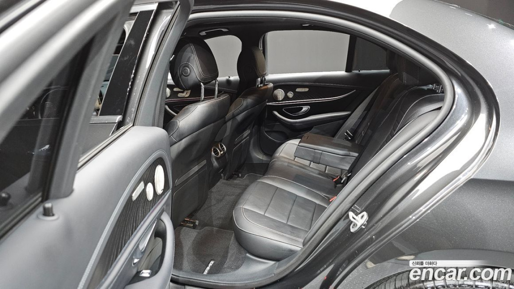 Mercedes-Benz E-Class E220d 4MATIC AMG Line, 2022