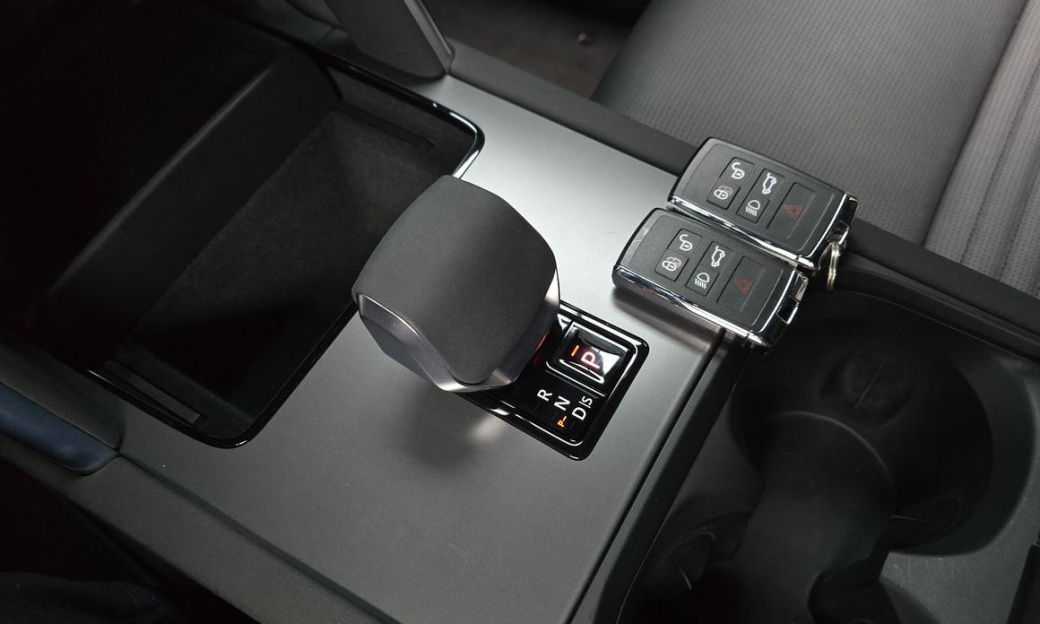 Land Rover Discovery Sport P250 Dynamic SE, 2025