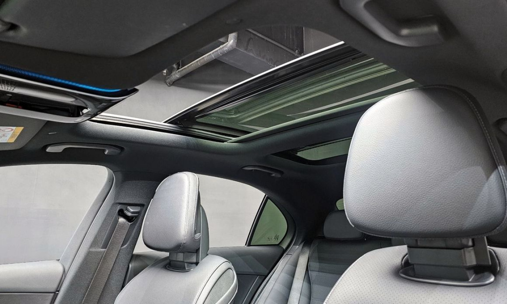 Mercedes-Benz C-Class C300 4MATIC Avantgarde, 2024