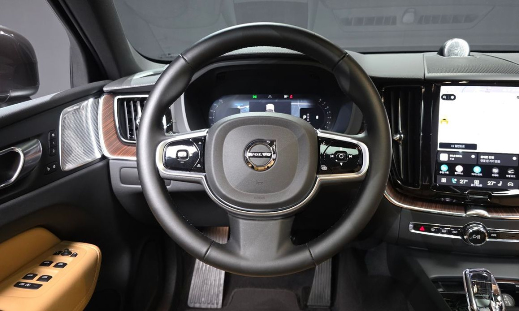 Volvo XC60 B5 Ultra Bright, 2025