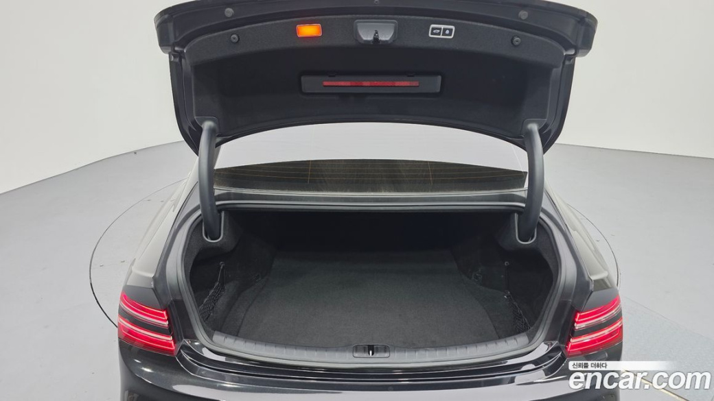 Genesis G80 Gasoline 2.5 Turbo AWD, 2025