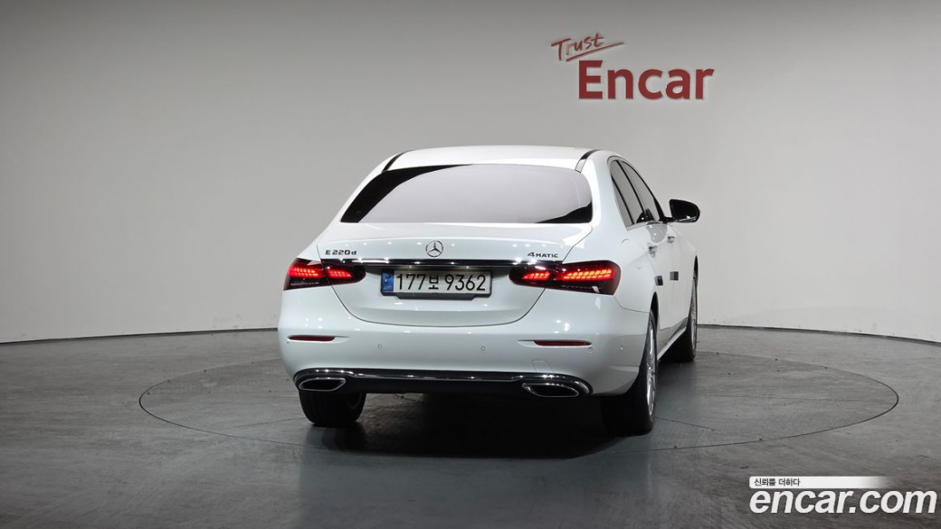 Mercedes-Benz E-Class E220d 4MATIC Exclusive, 2022
