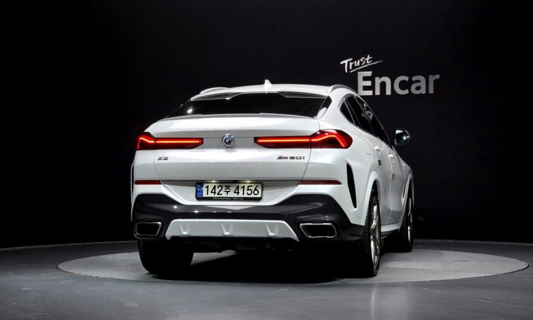 BMW X6 M50i, 2023