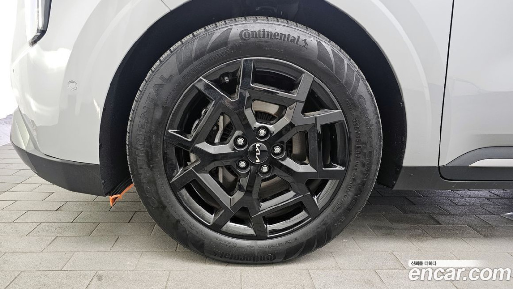 Kia Carnival 9-Seater Gravity, 2025
